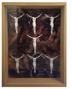 León Ferrari, Senza titolo, Crocifissi e collage su tela, 53 x 41,6 x 8 cm